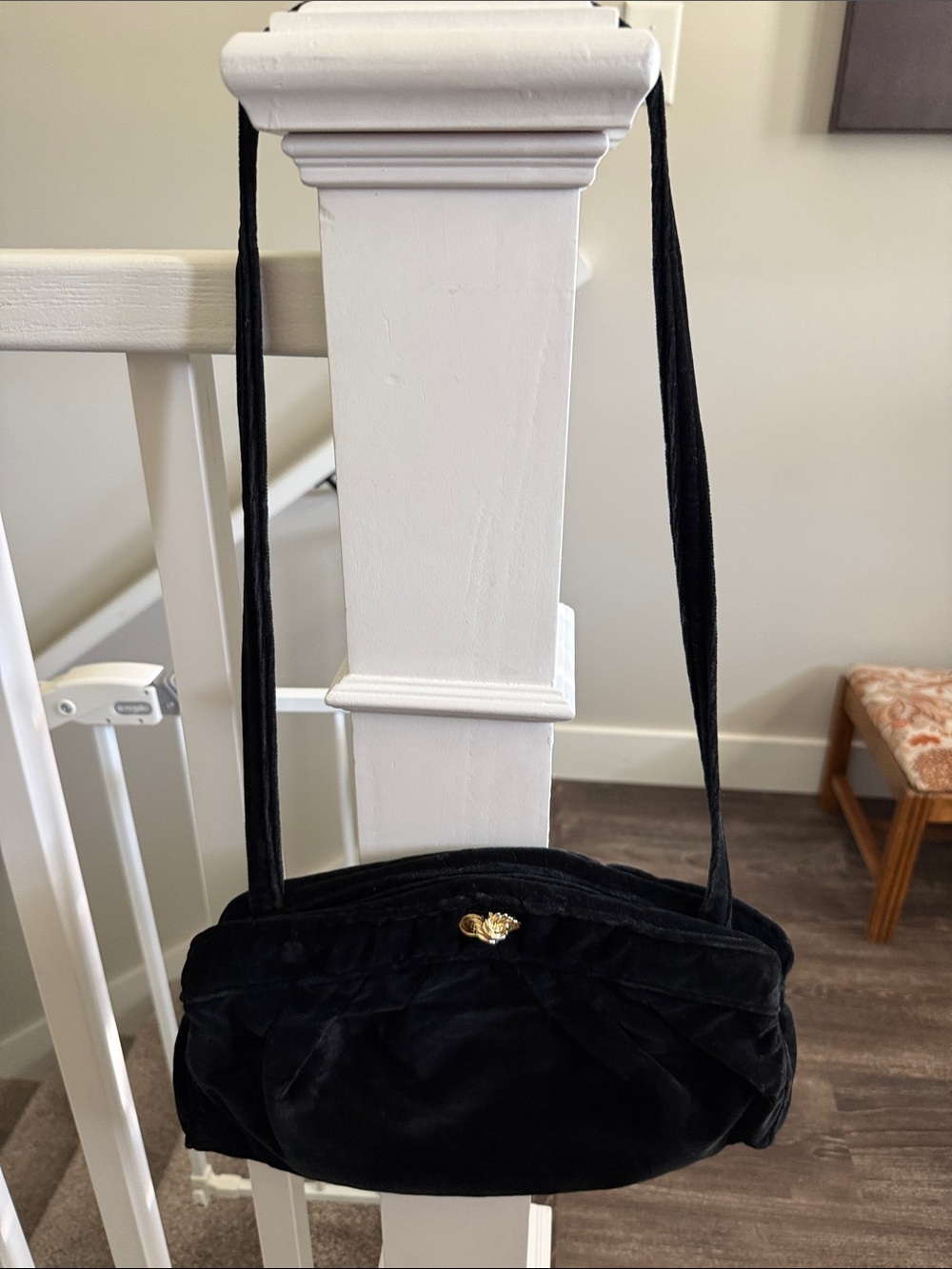 Vintage Carpetbaggers Of America Black Velvet Evening Bag Kiss Lock Purse